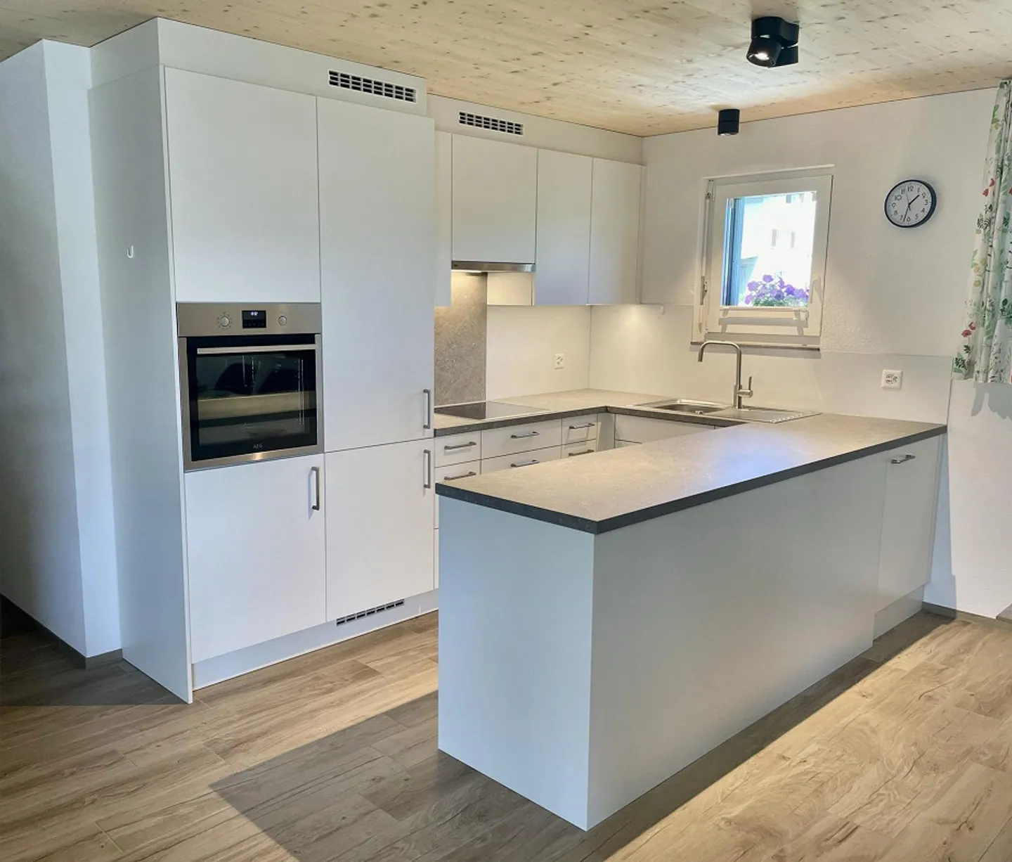 Appartement en terrasse neuf exclusif avec grand jardin, situé au centre - Photo 6 sur 14