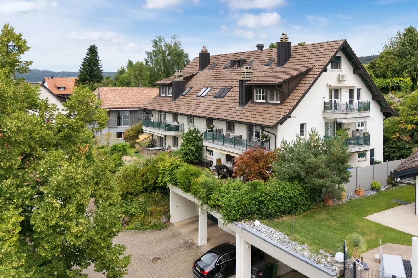 Maisonette rénovée avec balcon, vue, beaucoup de charme et climatisation - Photo 2 sur 12