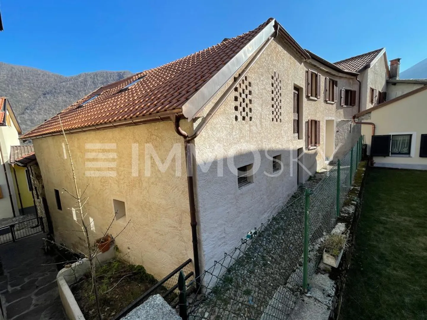 Maison jumelle à vendre - Photo 2 sur 4