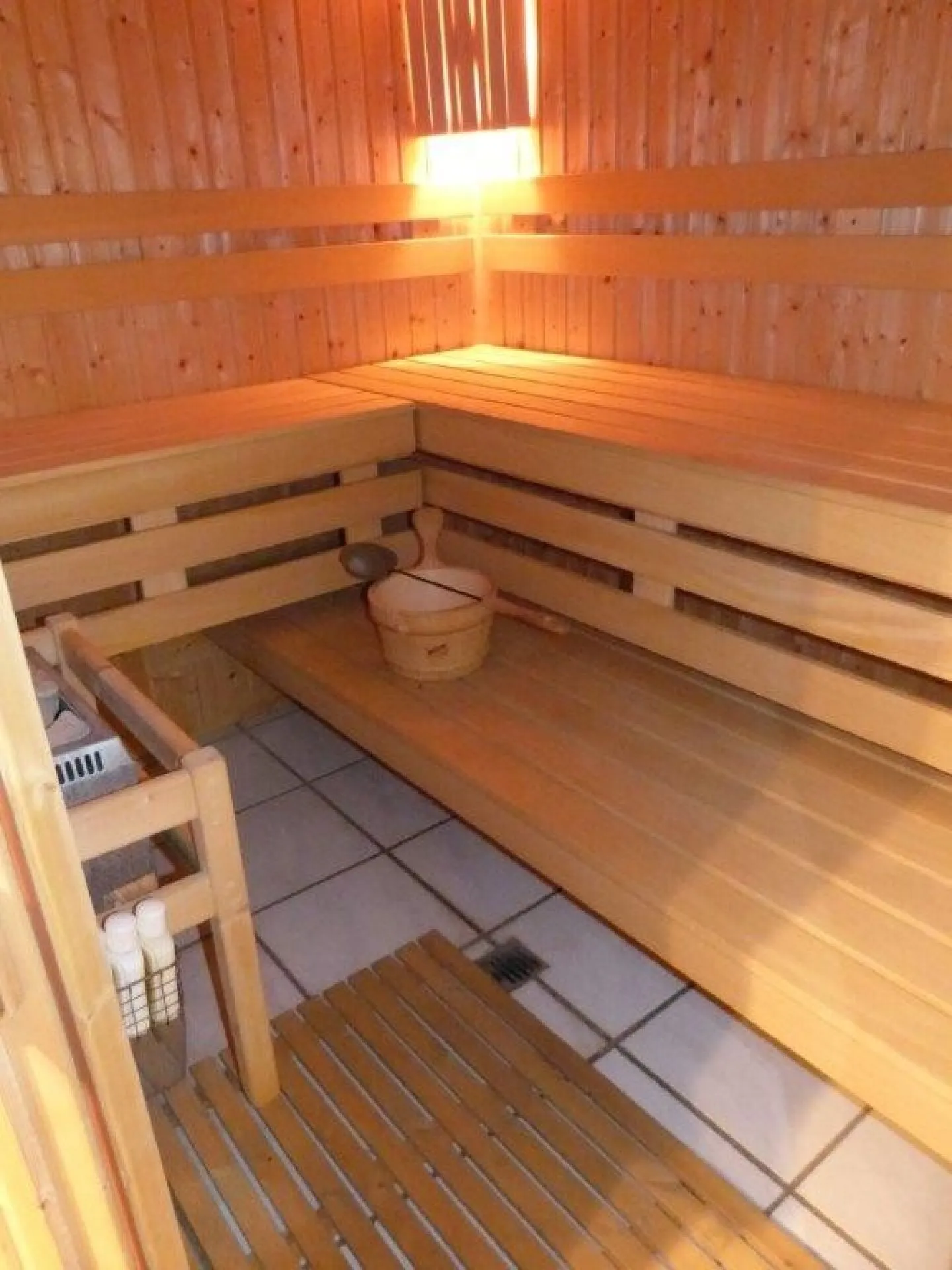 4.5 Zimmer Maisonette-Wohnung mit Reiheneinfamilienhaus-Charakter - Foto 26 von 27