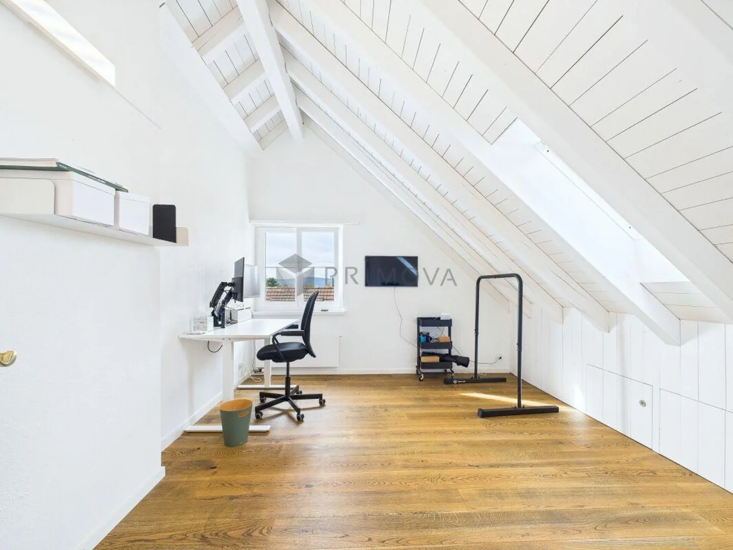 Unique penthouse stylishly renovated and ready to move in - Photo 9 of 17