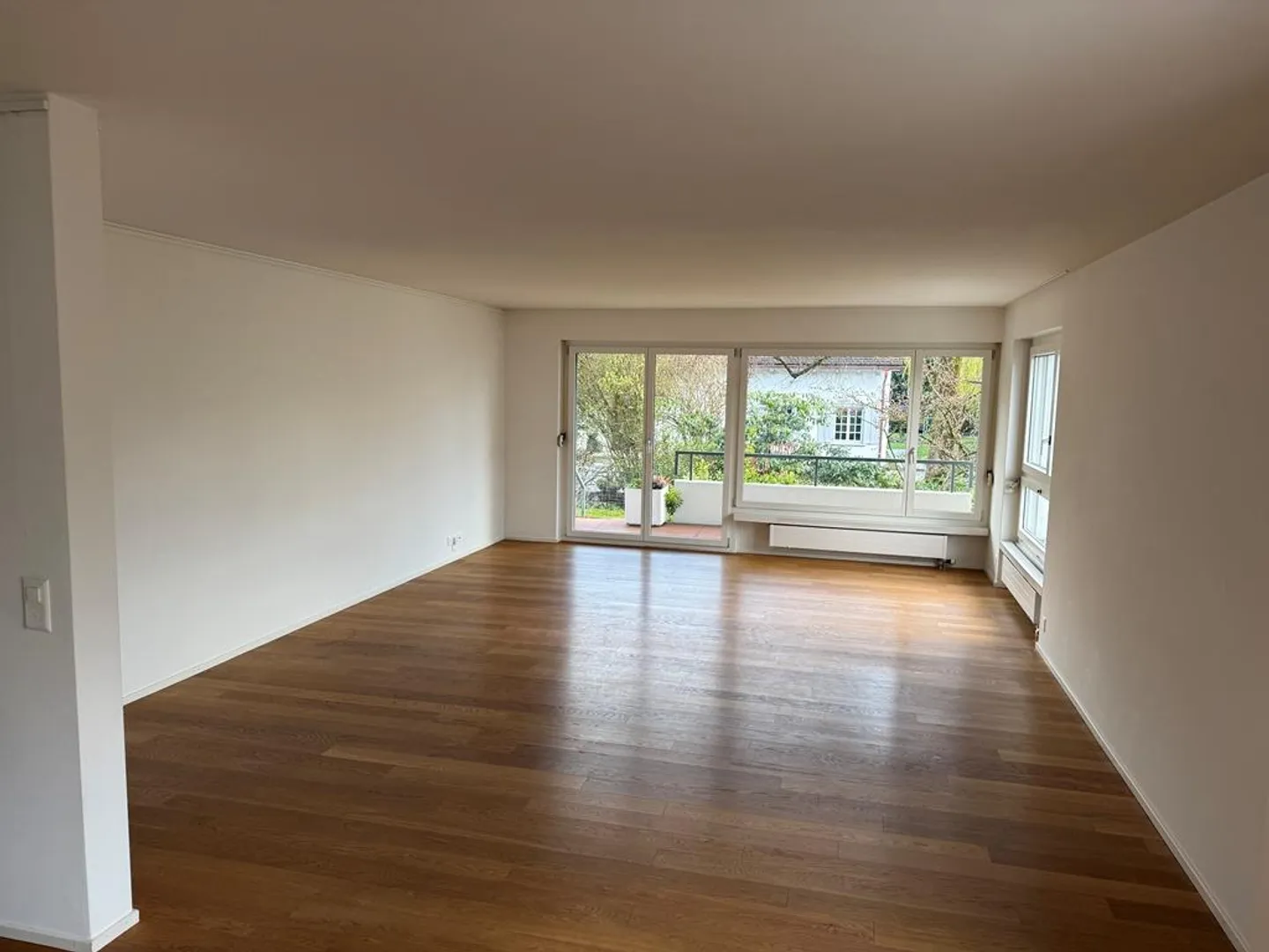 Charming 4.5-room terrace apartment with garden in Baar - Photo 2 of 16