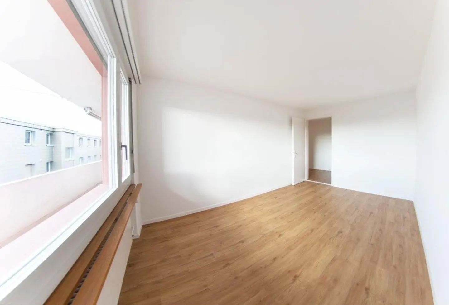 Appartement confortable de 4,5 pièces dans un emplacement pratique - Photo 4 sur 12