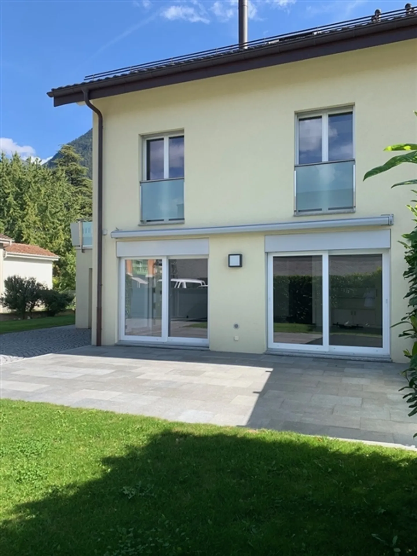 Magnifica casa a schiera di 8 stanze con terrazza e giardino - Foto 1 di 20