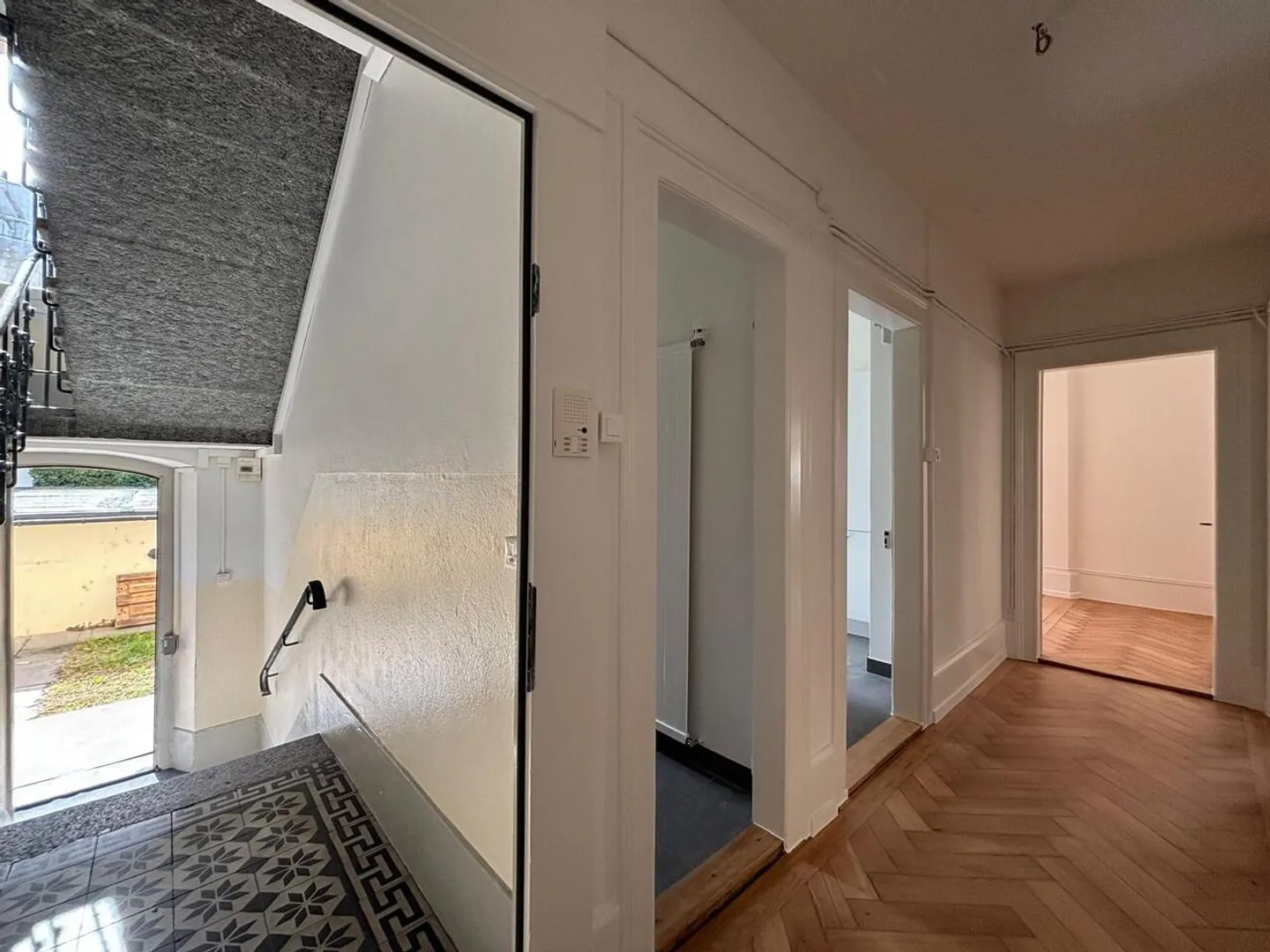 Incantevole appartamento ristrutturato di 3 locali in Nelkenstrasse 4, Bienne - Foto 7 di 7