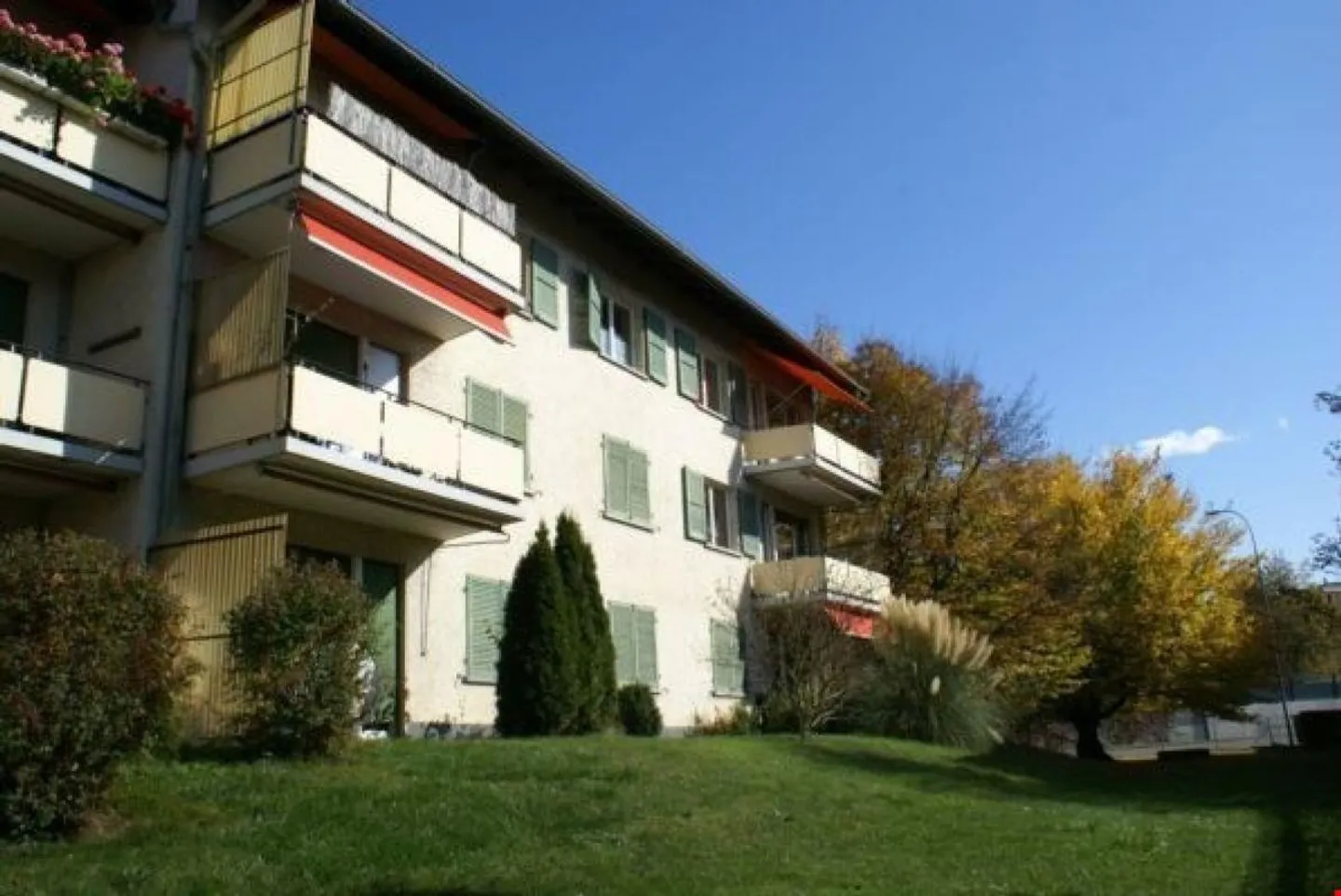 Appartamento 4 stanze - Balcone con vista sul Niesen - Foto 1 di 12