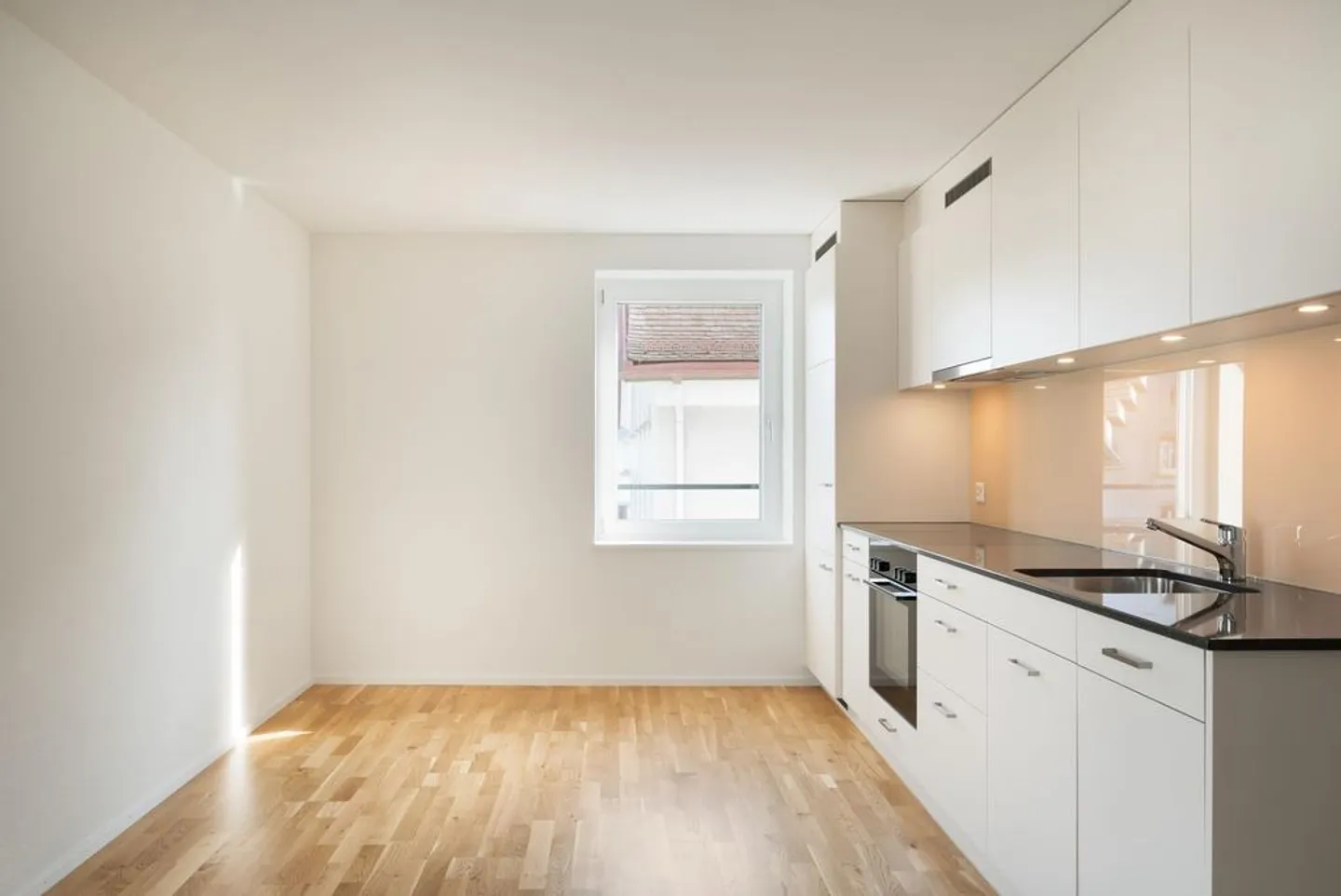 Cozy new apartment invites you to linger - Photo 5 of 7