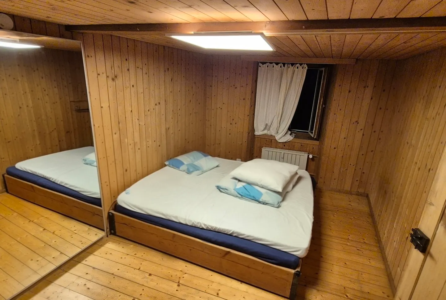Charming Apartment with Garden Access - Photo 3 of 8
