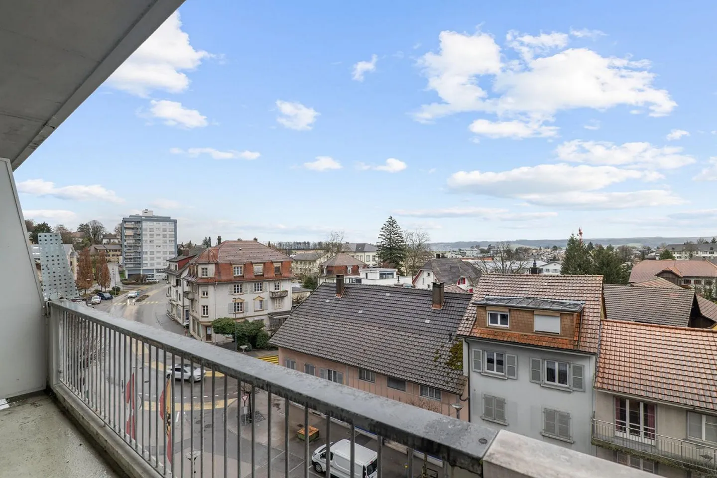 Trasferisciti ora - appartamento appena ristrutturato - tranquillo, verde e centrale - Foto 4 di 10