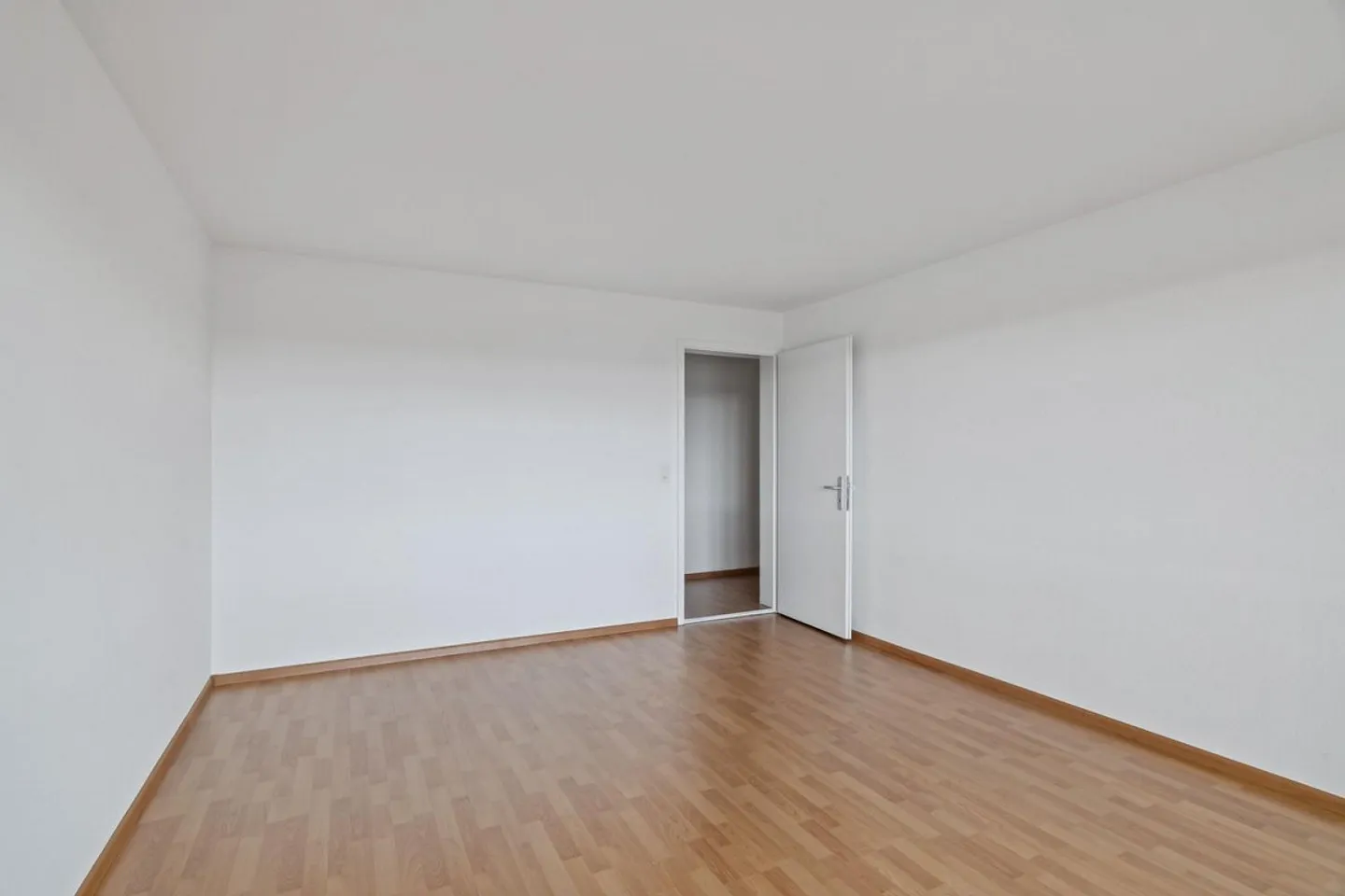 Trasferisciti ora - appartamento appena ristrutturato - tranquillo, verde e centrale - Foto 5 di 10