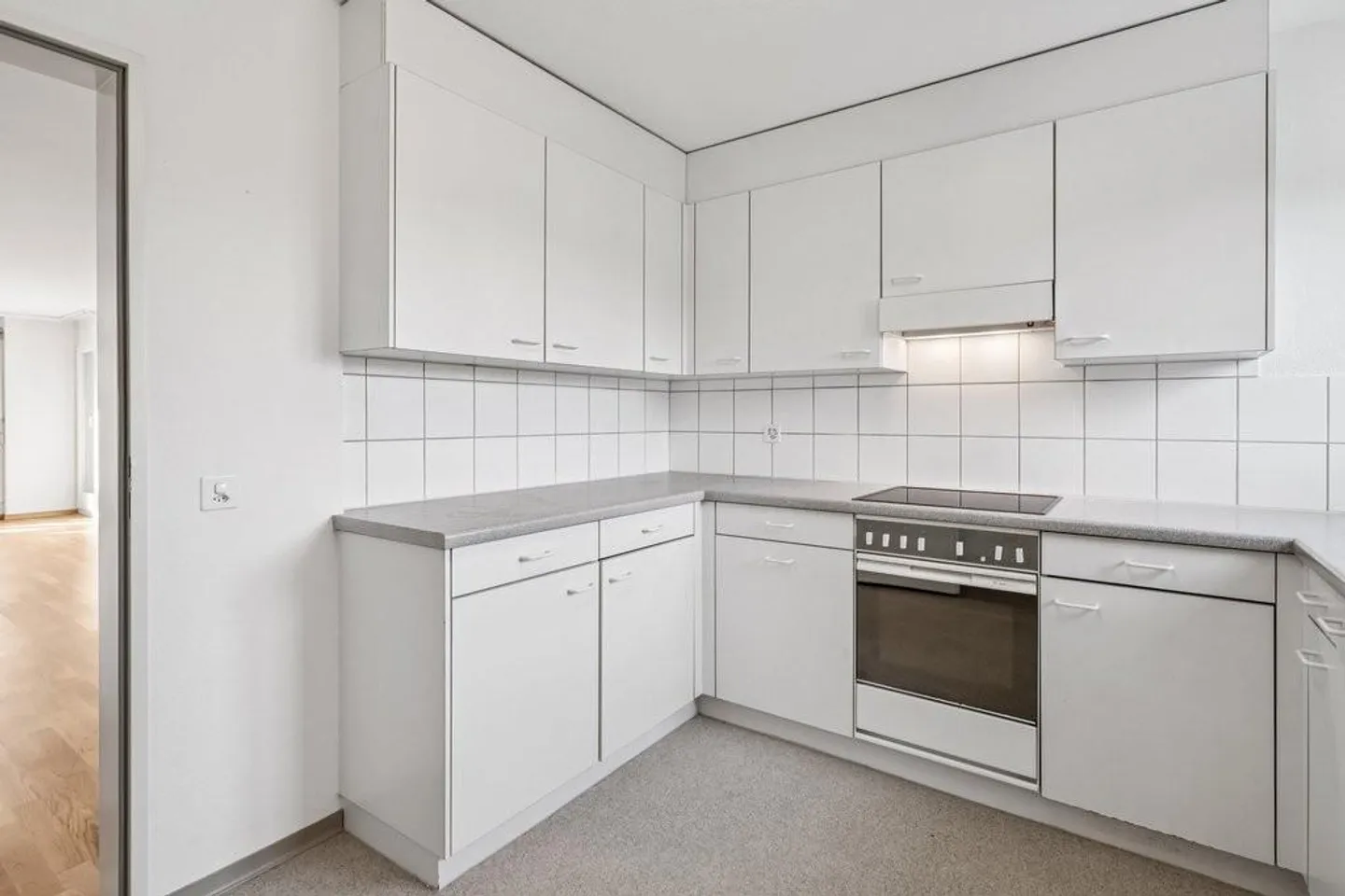 Large attic apartment with balcony and Swedish stove - Photo 3 of 11