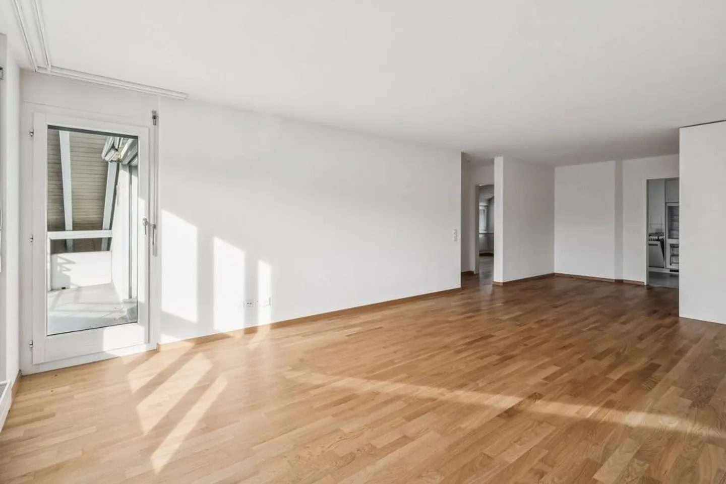 Large attic apartment with balcony and Swedish stove - Photo 5 of 11