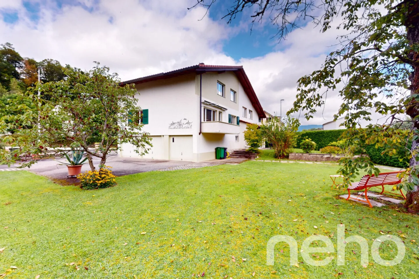 Großes Mehrfamilienhaus mit 2 Duplex und großem Garten! - Foto 3 von 13