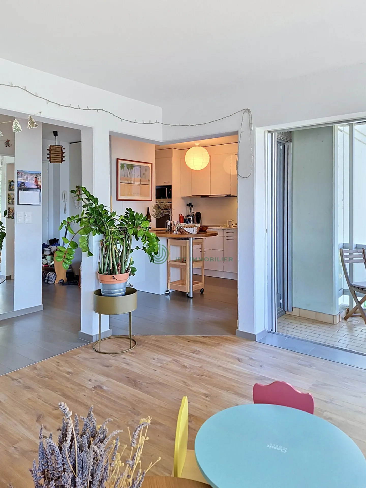 Luxury apartment in a private wooded estate – St-Sulpice VD - Photo 3 of 11