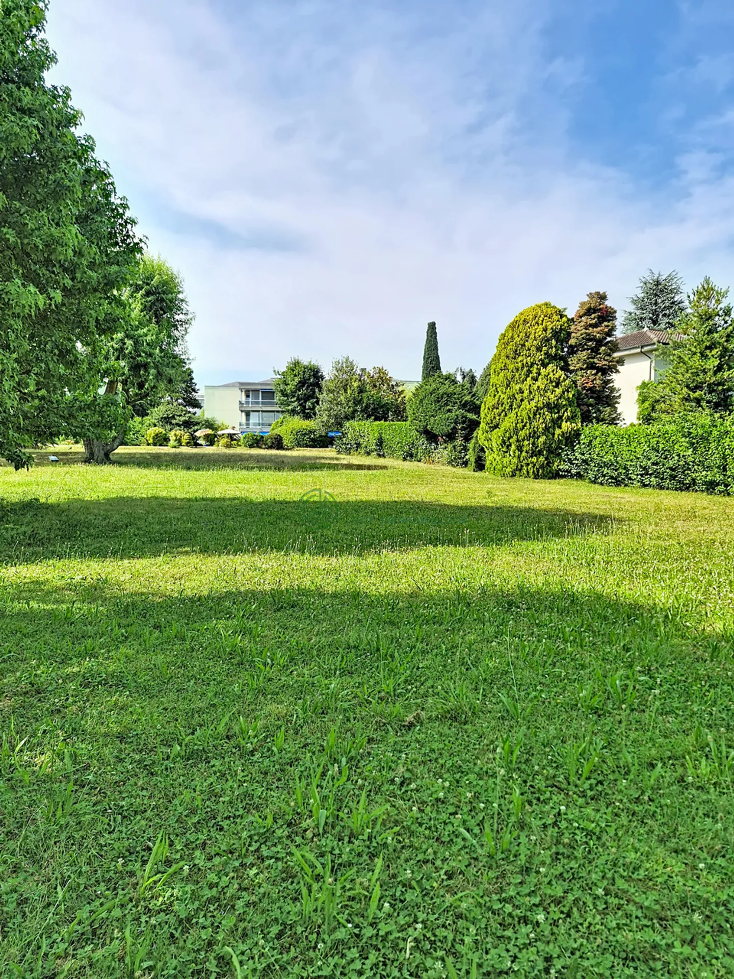 Luxury apartment in a private wooded estate – St-Sulpice VD - Photo 9 of 11