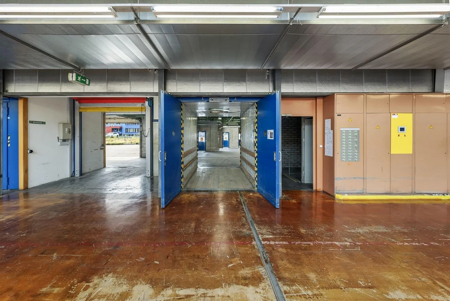 New Hub for Your Logistics in Schmitten FR - Photo 6 of 12