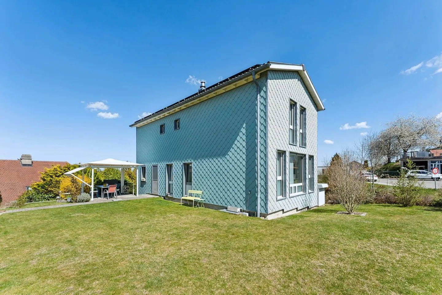 Beautiful house with ideal location - Photo 1 of 13