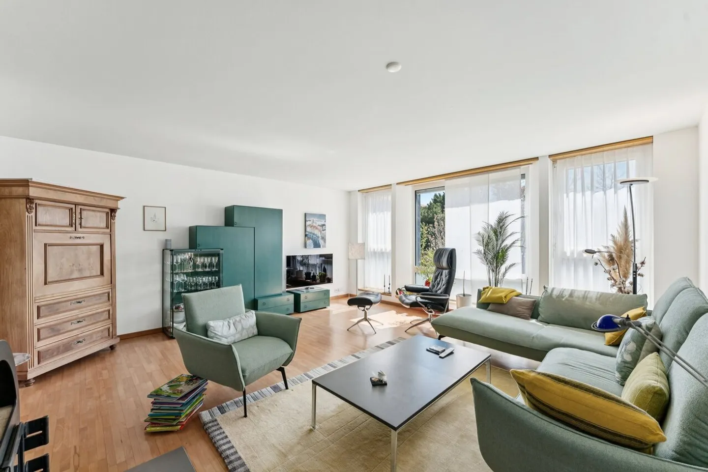 Beautiful house with ideal location - Photo 7 of 13