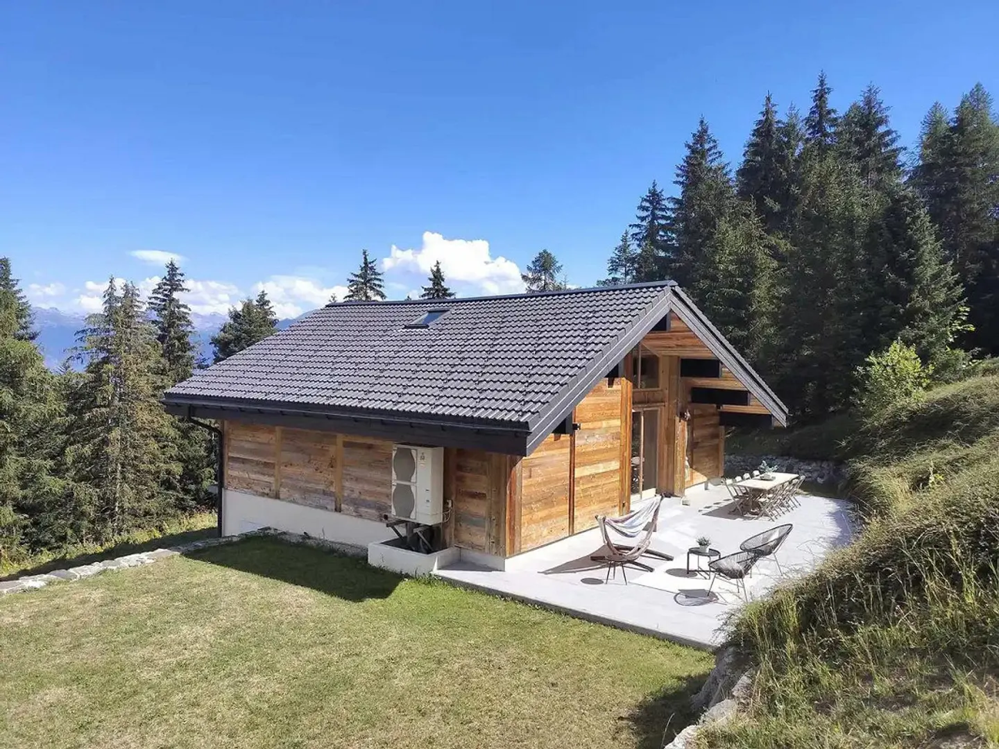 Chalet eccezionale sci ai piedi ad Anzère: Materiali nobili, vendita come seconda casa con autorizzazione Lex Koller - Foto 1 di 13