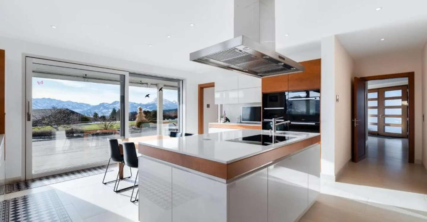 Luxury Chalet with Panoramic Views - Photo 6 of 12