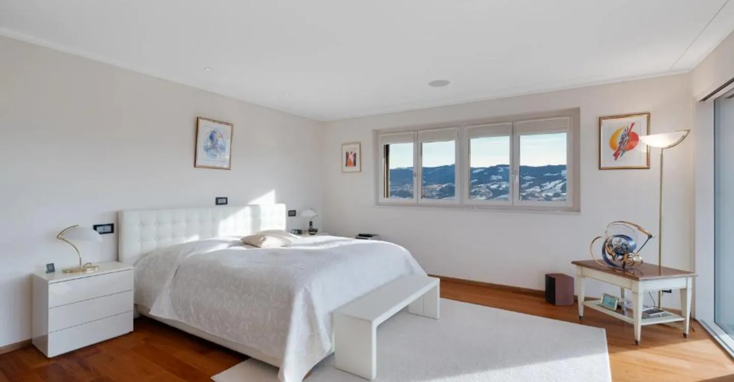 Luxury Chalet with Panoramic Views - Photo 11 of 12
