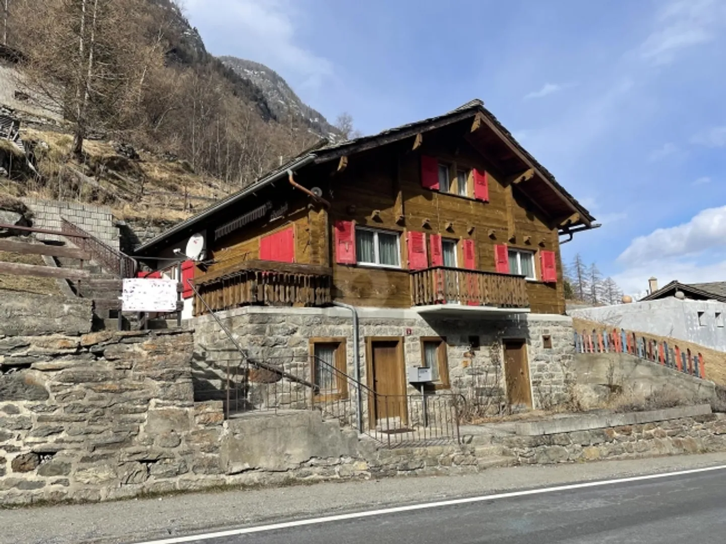 UN GIOIELLO VICINO ALLA NATURA - Foto 1 di 6