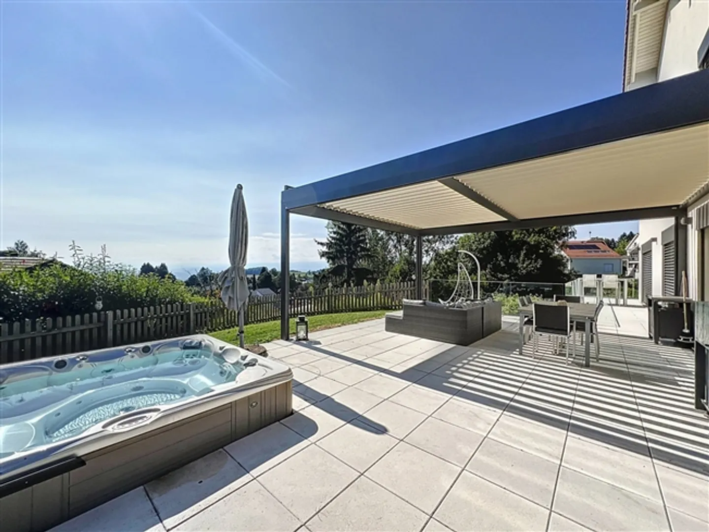 Architect's House with 9.5 Rooms with a View of the Lake and the Mountains - Photo 10 of 13