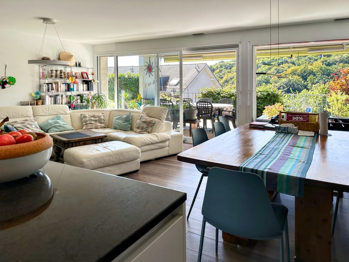 Bellissimo appartamento familiare con giardino-balcone e vista libera - Foto 3 di 13