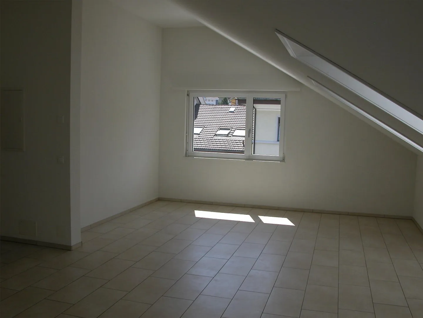 Modern 4.5-Room Penthouse - Photo 5 of 12