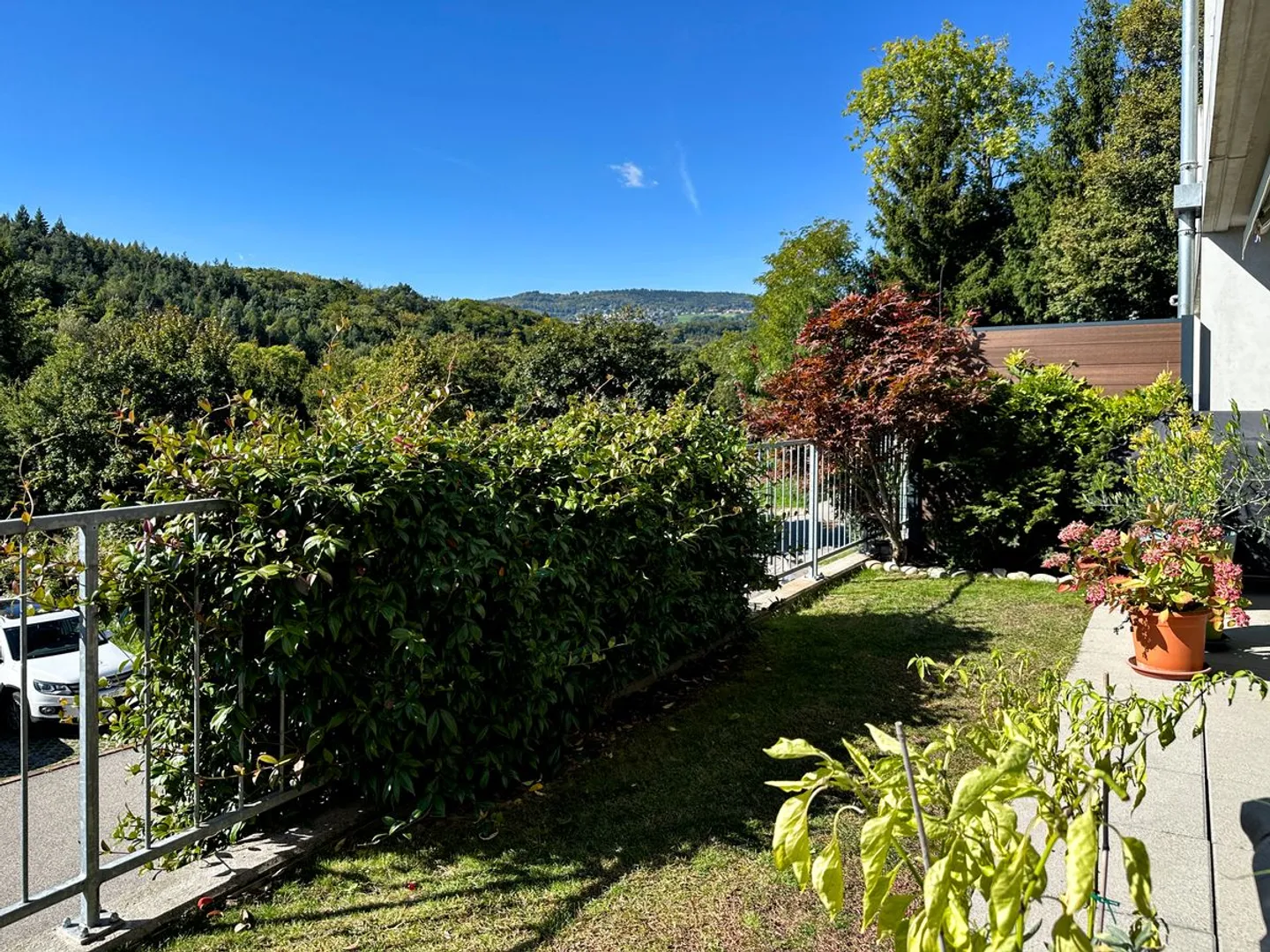 Bellissimo appartamento familiare con giardino-balcone e vista libera - Foto 10 di 13