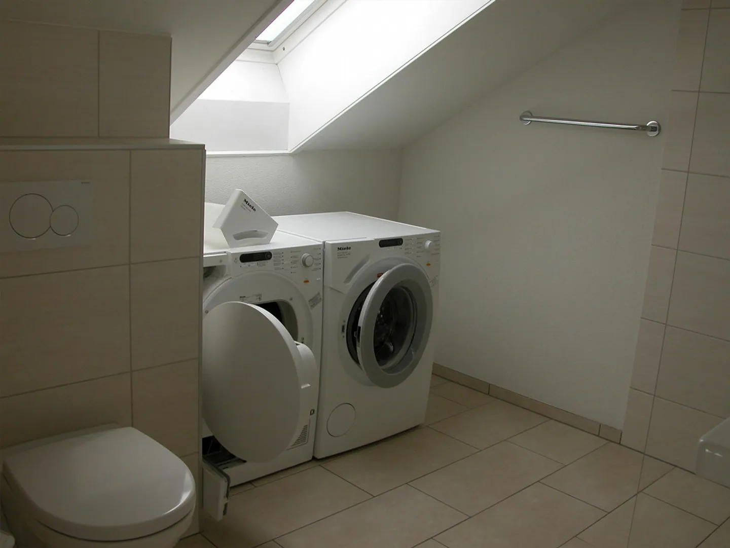 Modern 4.5-Room Penthouse - Photo 9 of 12