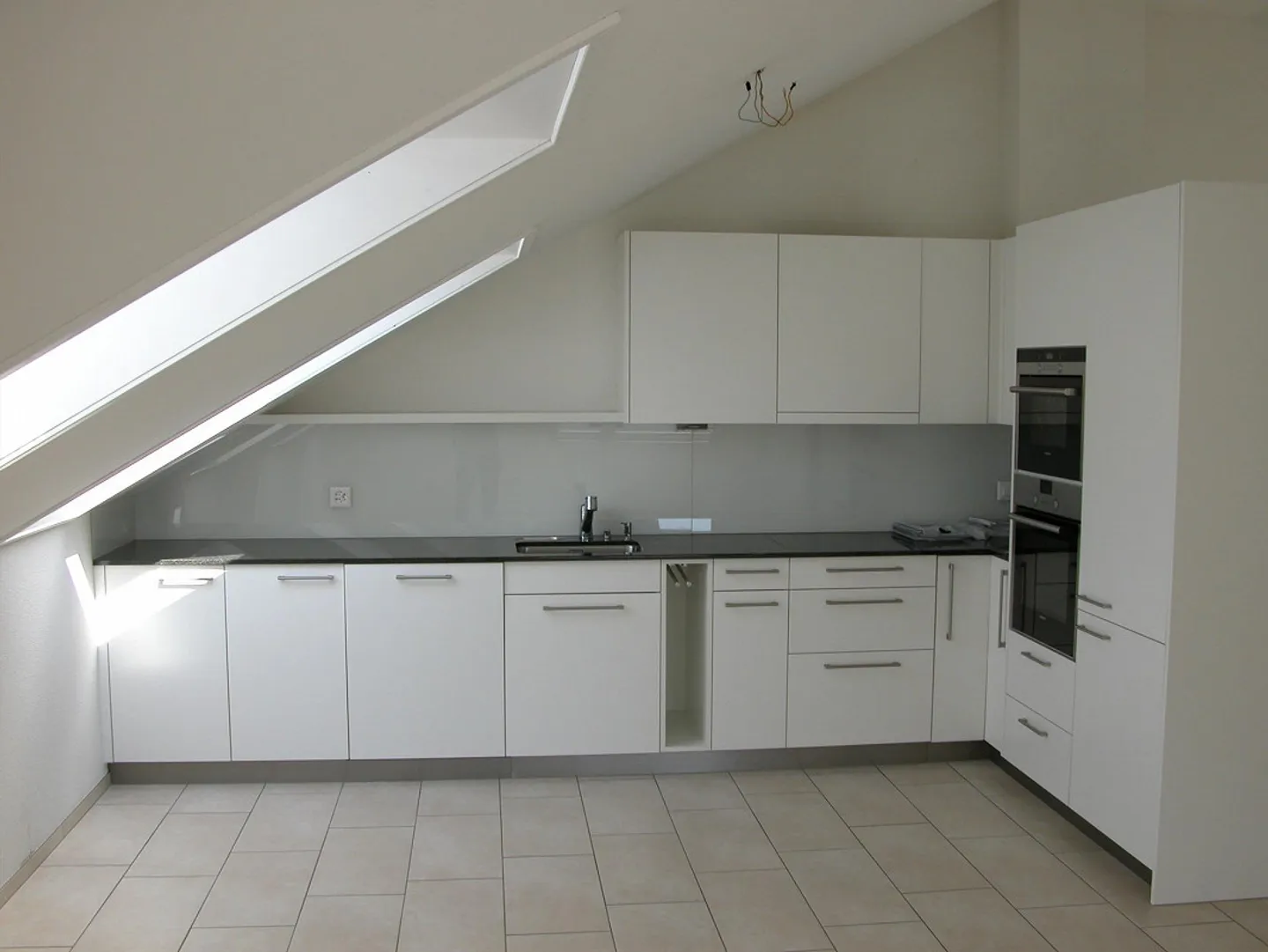 Modern 4.5-Room Penthouse - Photo 2 of 12