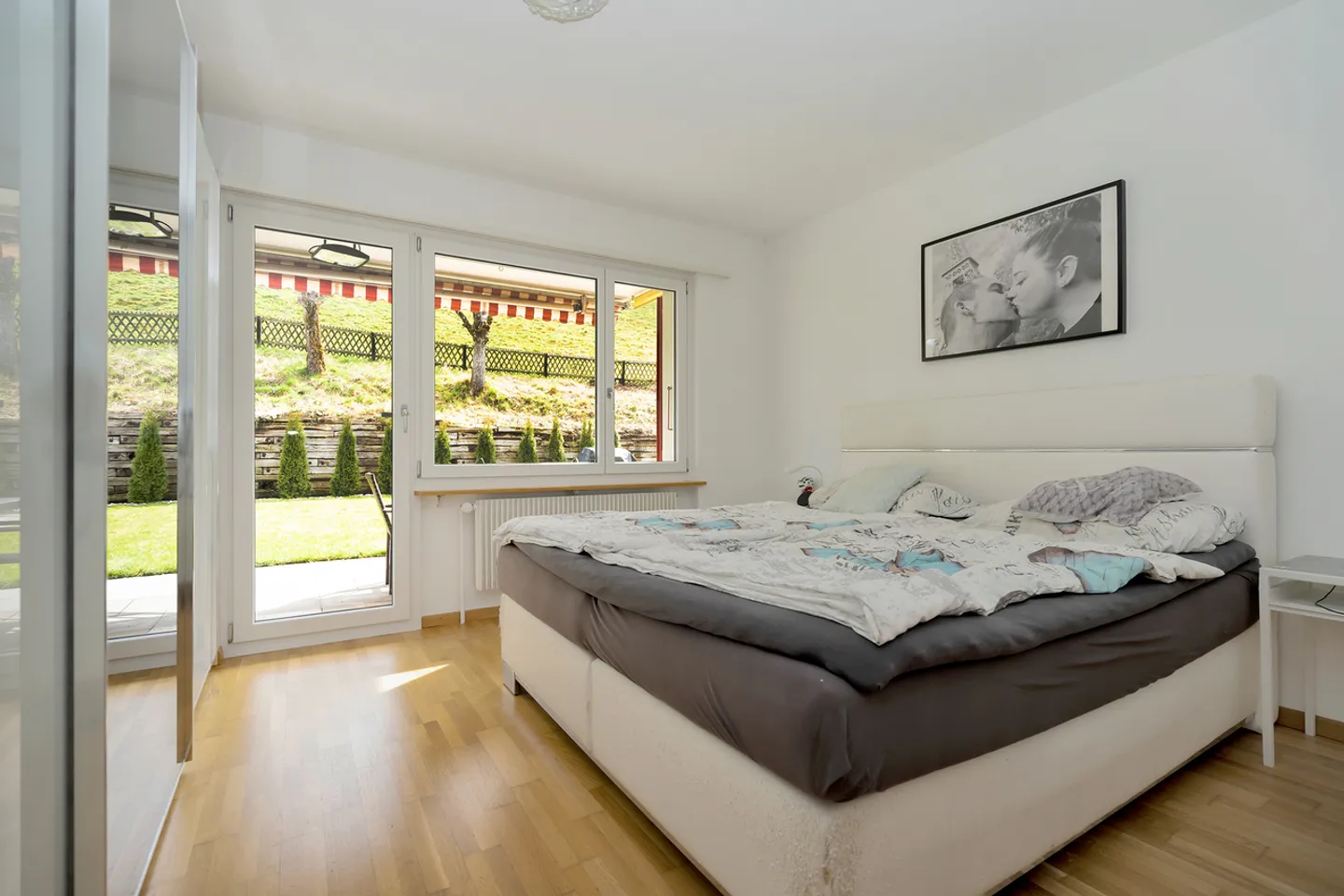 Casa bifamiliare con grande giardino e appartamento - Foto 7 di 12