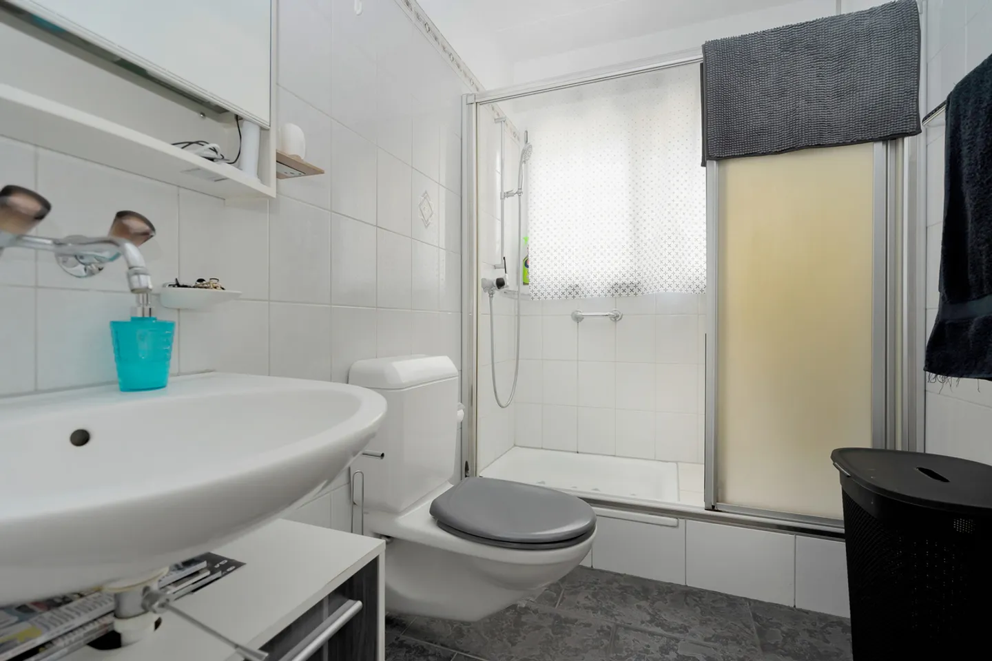 Casa bifamiliare con grande giardino e appartamento - Foto 9 di 12