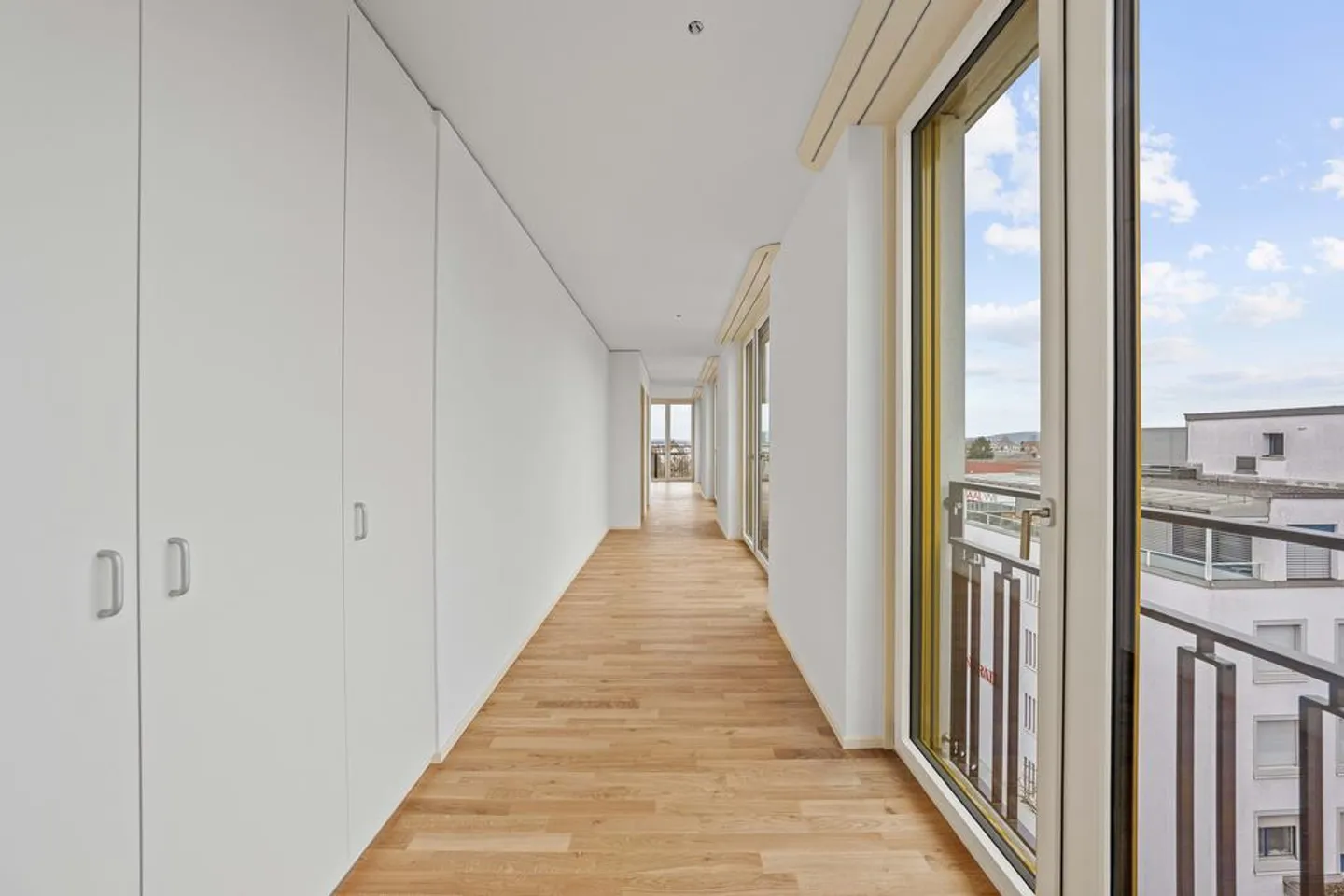 Stylish living in Wiler city center - Photo 2 of 9