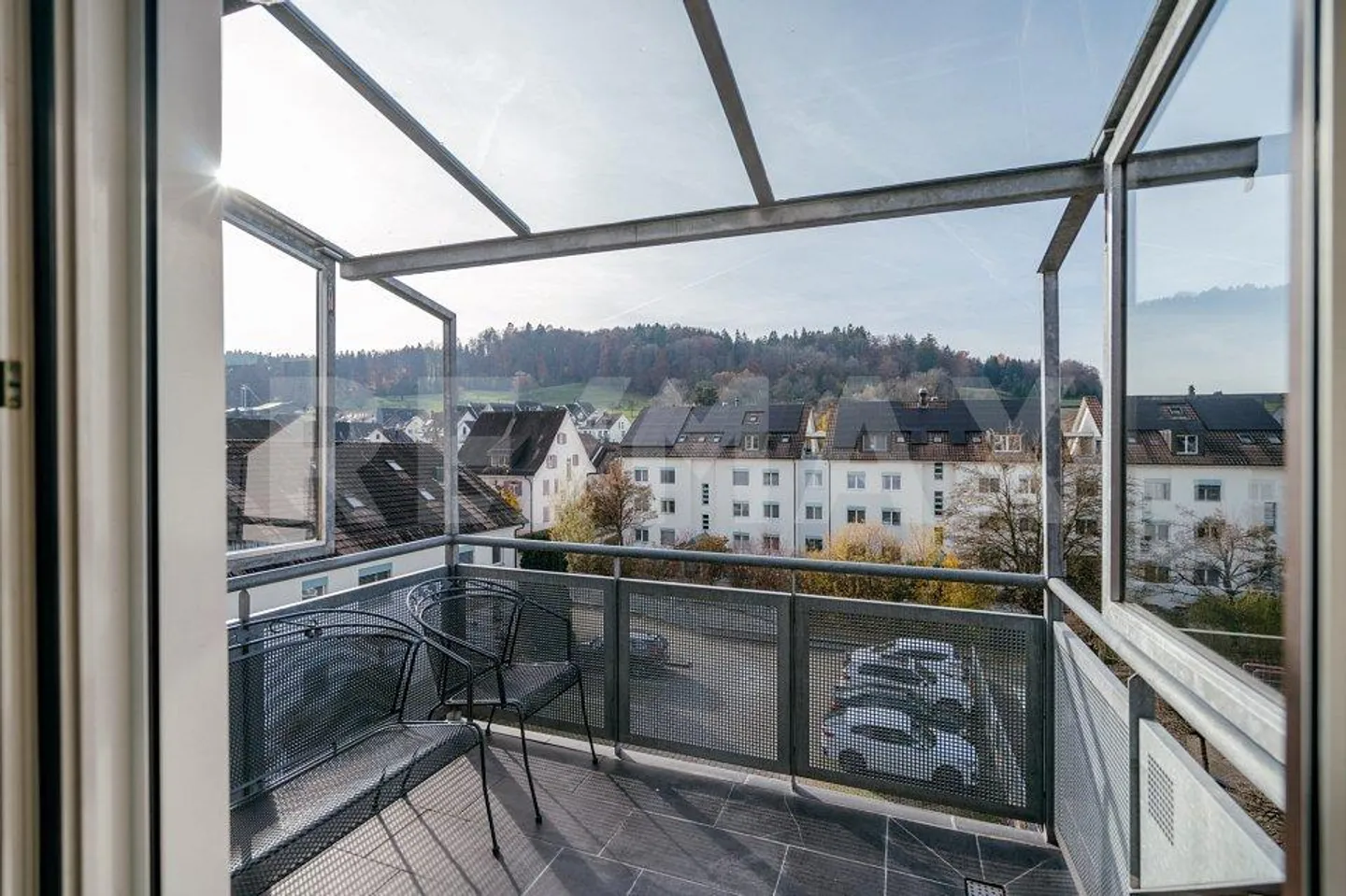 Ideale Lage in Niederurdorf: charmantes Dachwohnen auf zwei Etagen - Foto 4 von 13