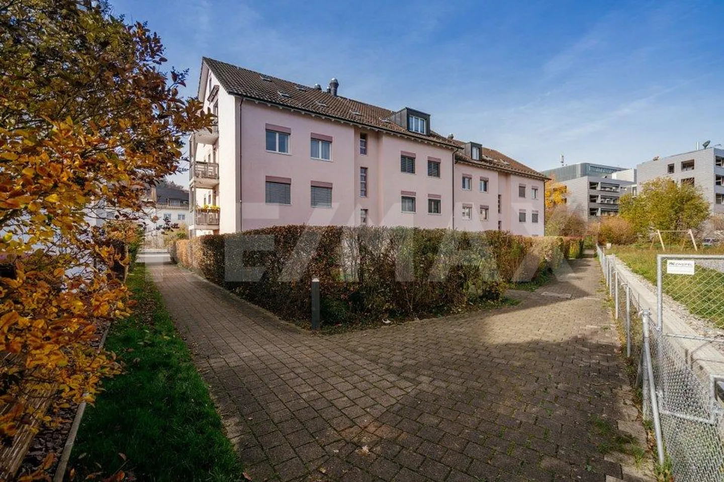 Ideale Lage in Niederurdorf: charmantes Dachwohnen auf zwei Etagen - Foto 8 von 13