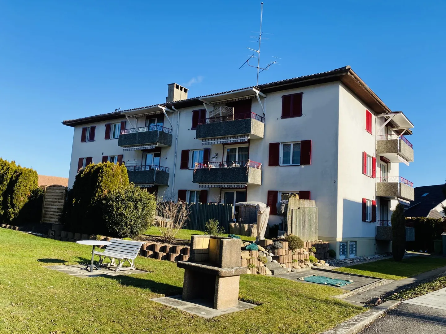 In affitto a Büetigen: appartamento ristrutturato di 4,5 locali con giardino - Foto 9 di 9