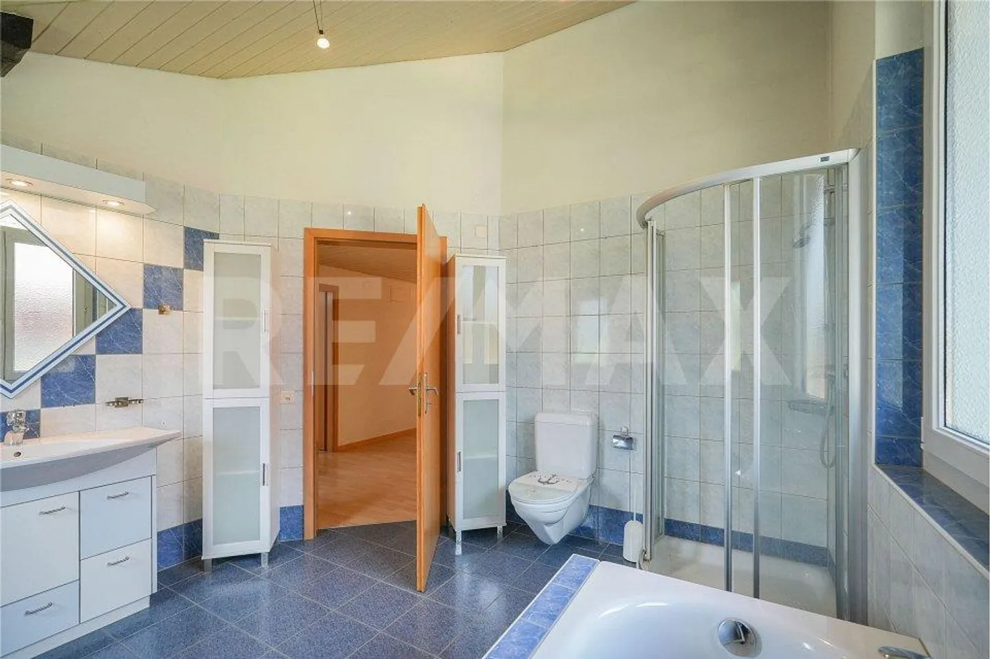 Freistehendes Haus mit Renovationsbedarf - viel Platz für Wohnen/Ar... - Foto 6 von 12