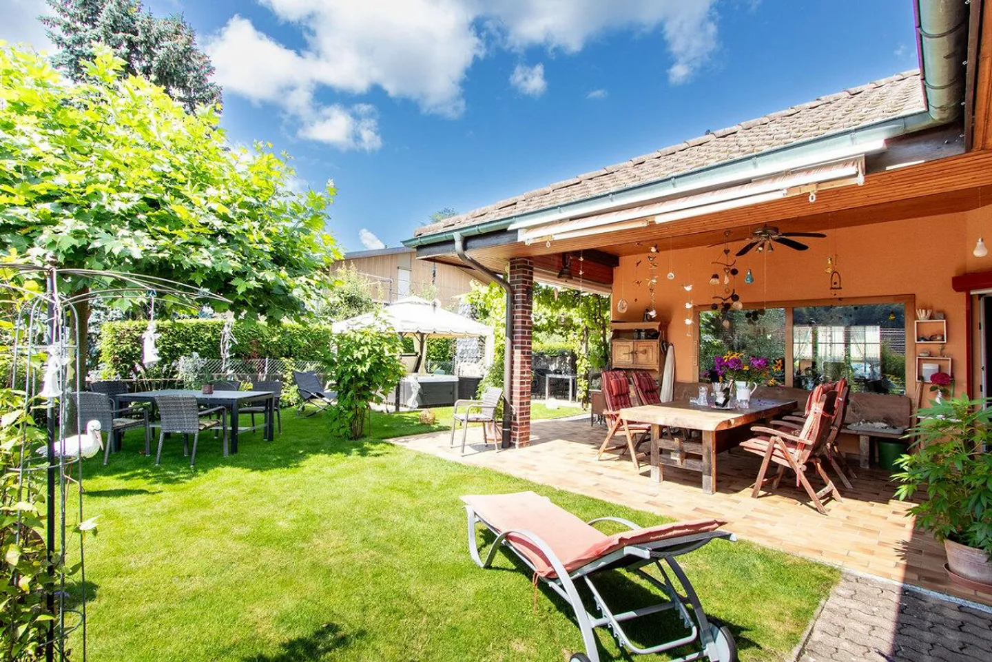 Villa familiare con giardino spazioso - Foto 5 di 29