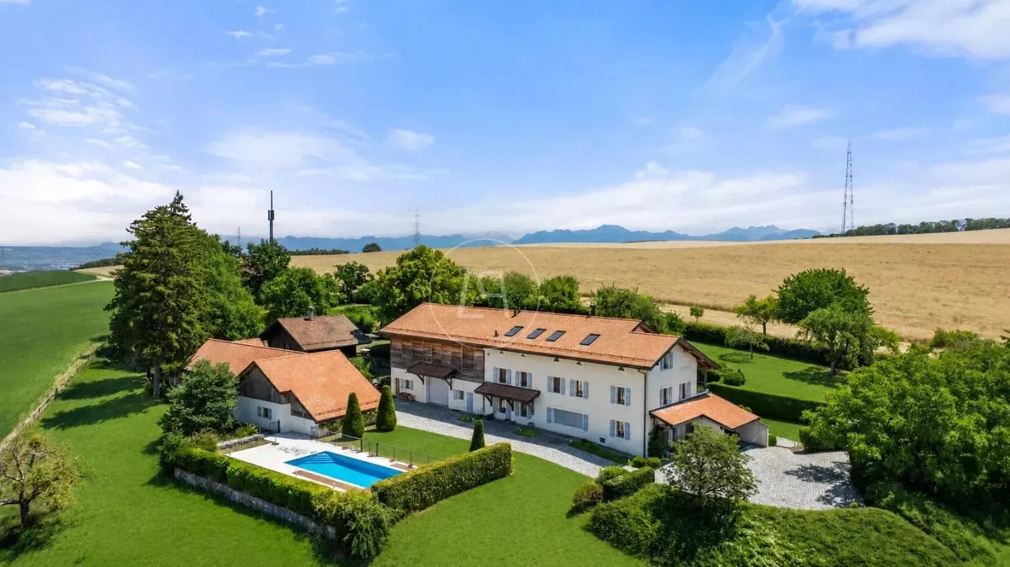 Elegant Farmhouse with Pool - Photo 6 of 13