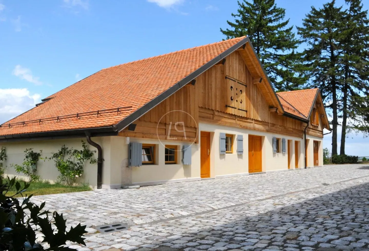 Elegant Farmhouse with Pool - Photo 10 of 13