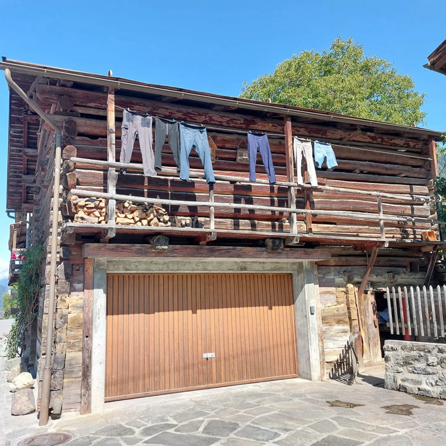 Maison multifamiliale rustique avec valeur historique - Photo 3 sur 29