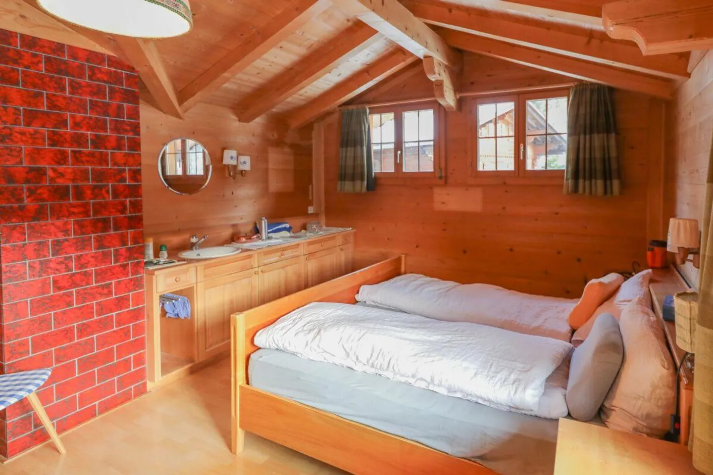 Chalet confortable et rustique avec garages et maison de jardin - Photo 4 sur 9