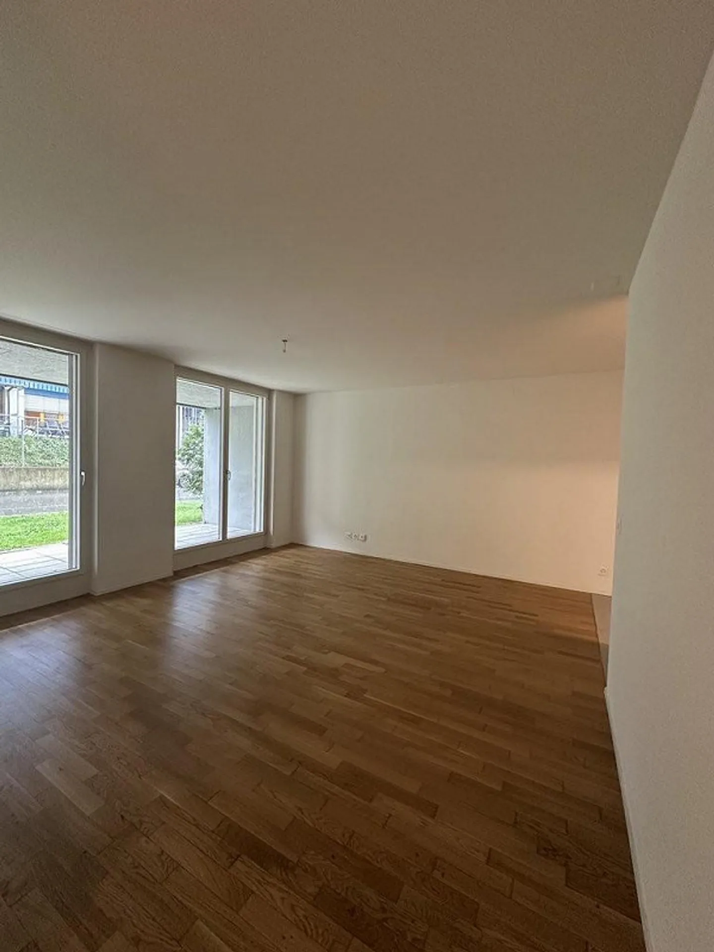 Enjoy the summer on your patio - Photo 3 of 8