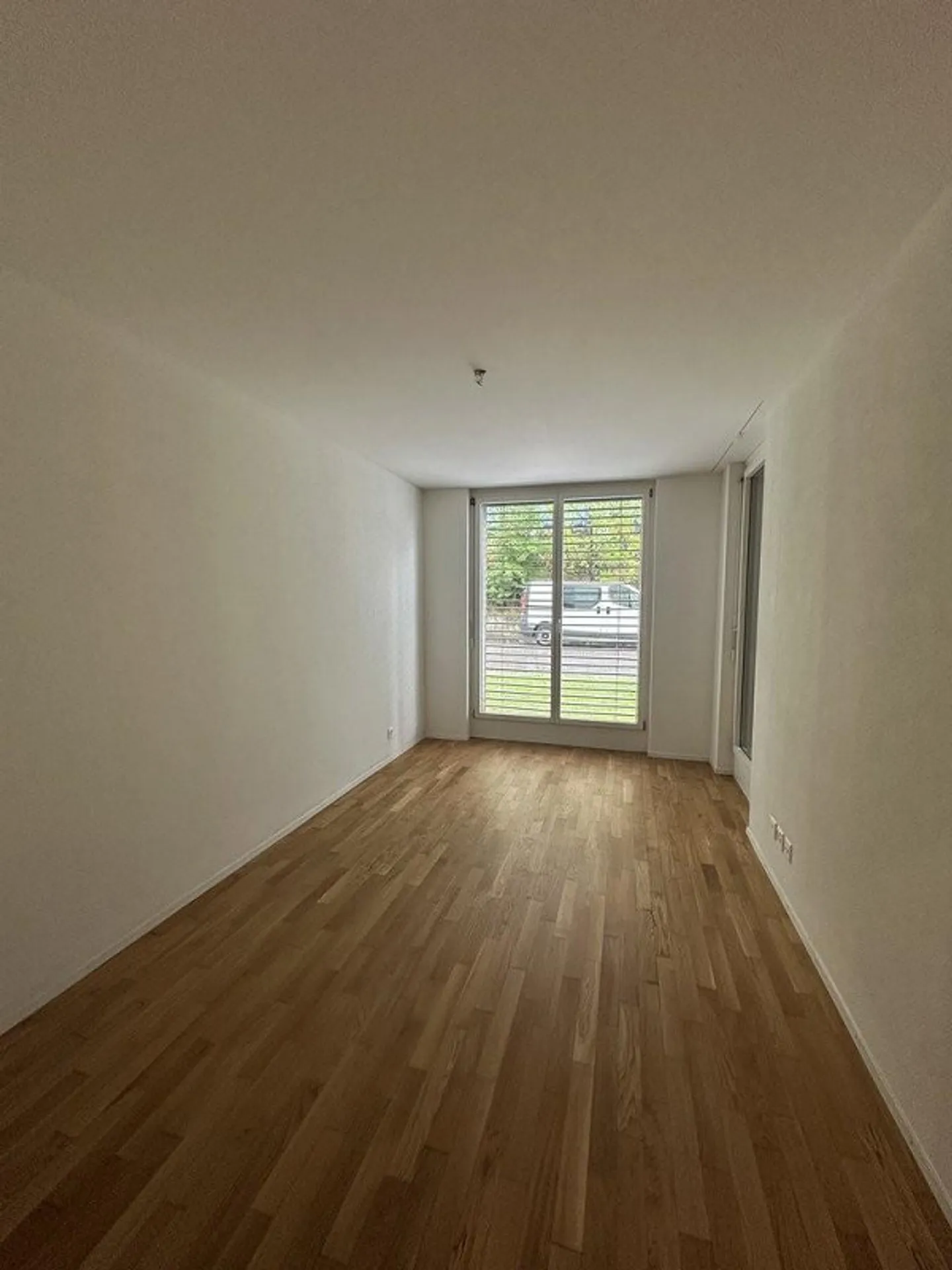 Enjoy the summer on your patio - Photo 6 of 8