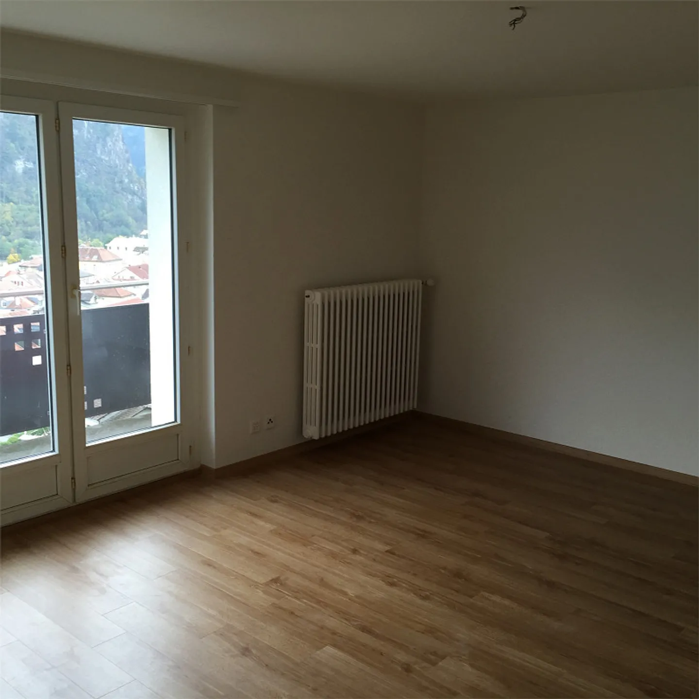 Sunny 4 1/2 room apartment with a view over Thusis - Photo 4 of 9