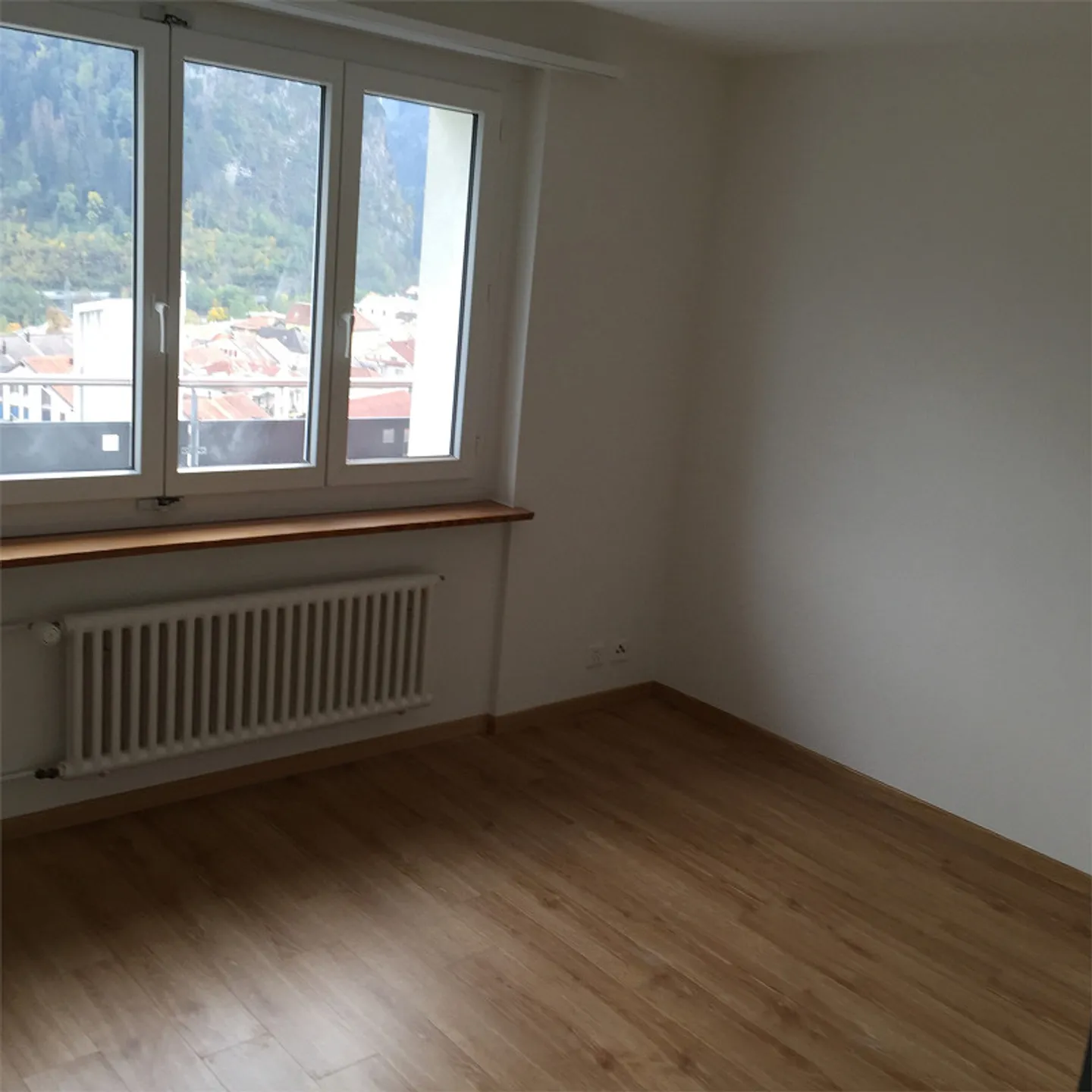 Sunny 4 1/2 room apartment with a view over Thusis - Photo 5 of 9