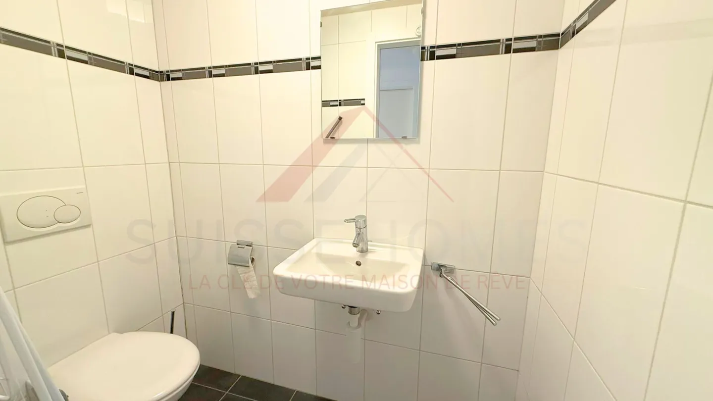 Aigle - Charmant appartement lumineux de 2,5 pièces près de toutes les commodités - Photo 8 sur 9