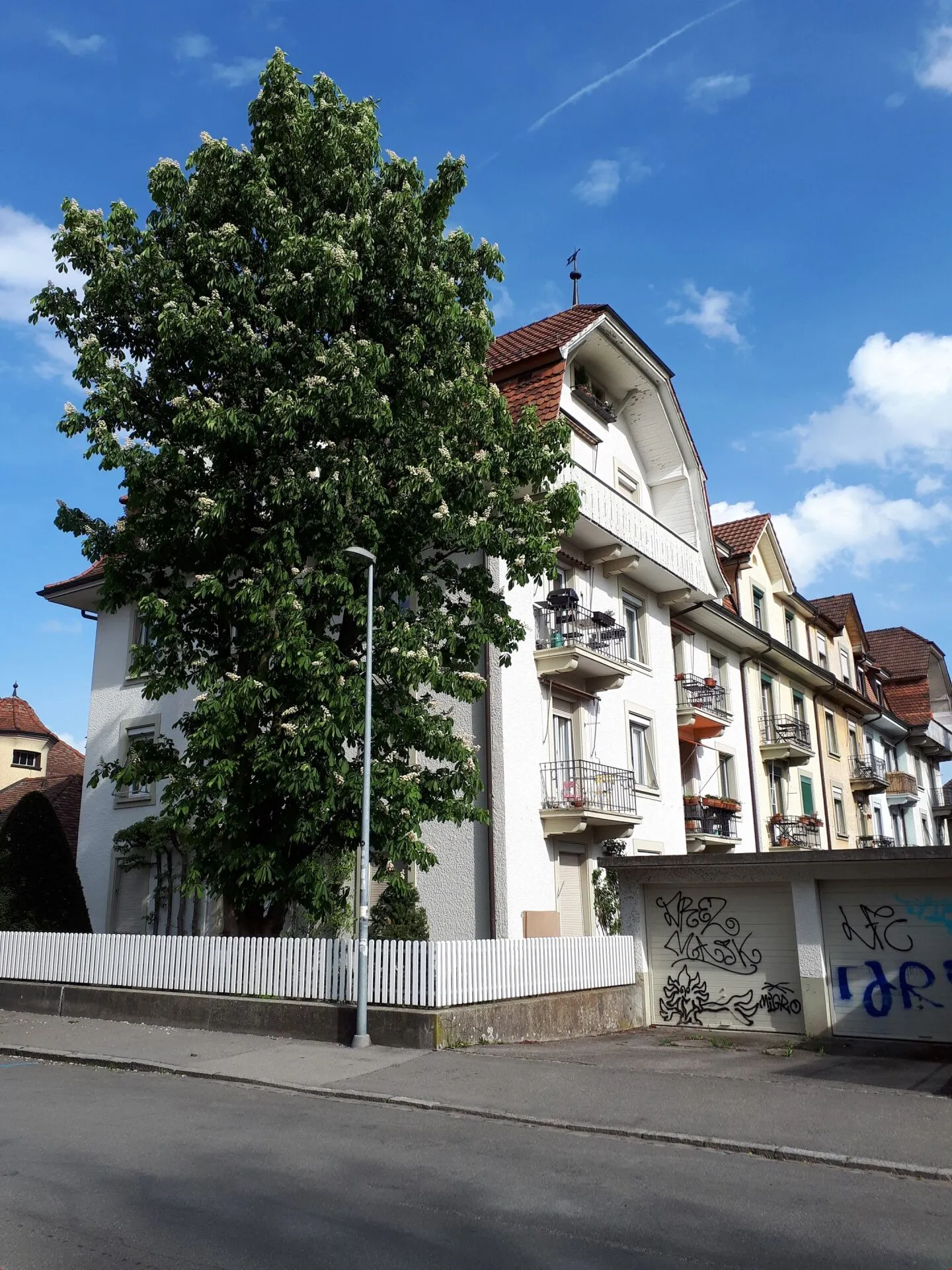 Charmante Dachwohnung - Foto 1 von 7